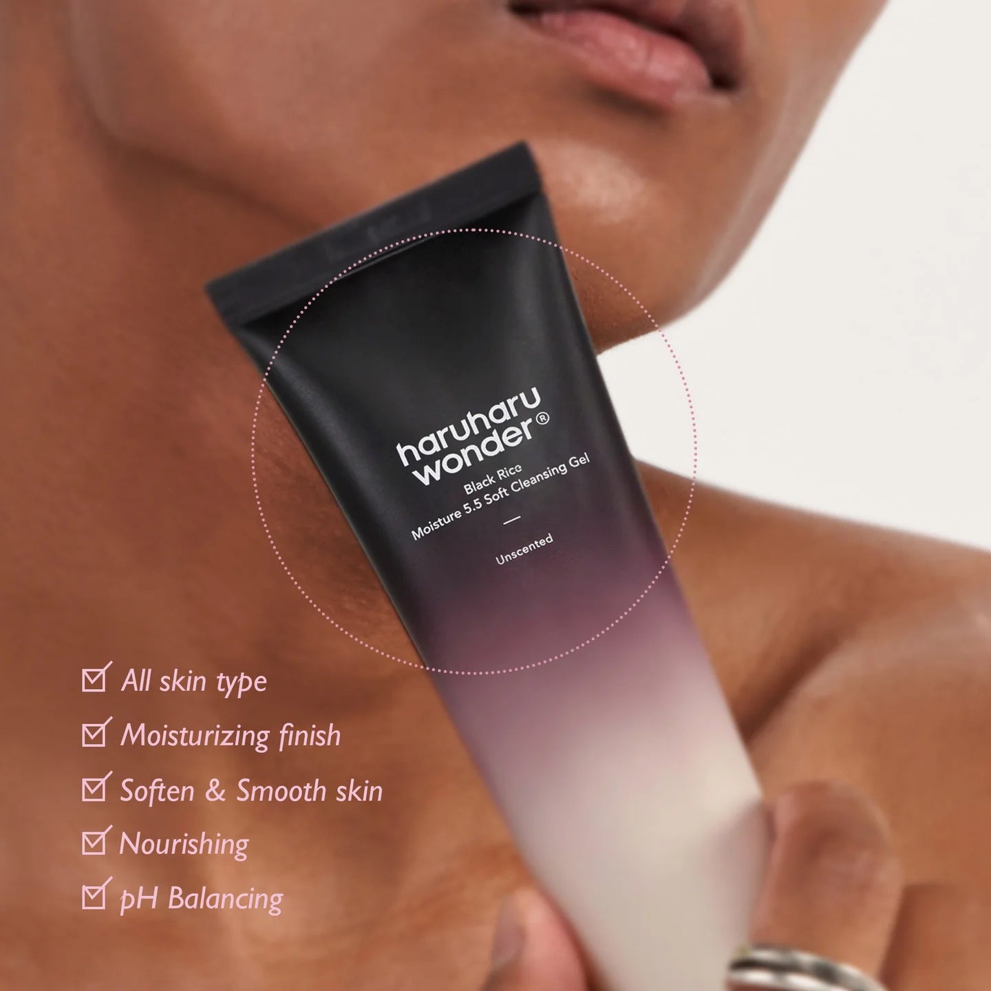 BLACK RICE moisture 5.5 soft cleansing gel features