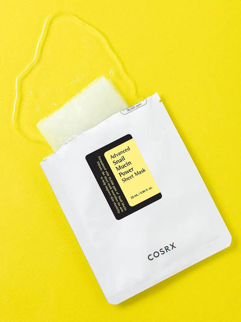 Sheetmasker verpakking met slakkenmucine essence, COSRX op witte hoes