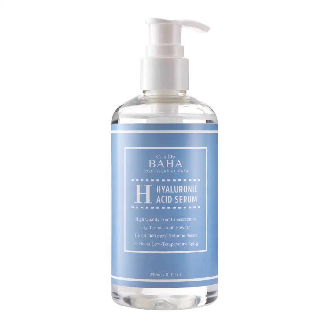 Hyaluronzuur serum in doorzichtige fles met pomp en blauw etiket