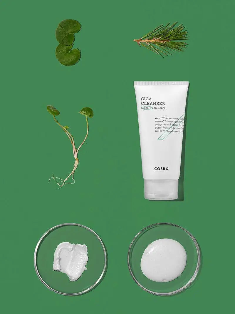 COSRX Cica Cleanser tube met schuim in twee glazen kommen