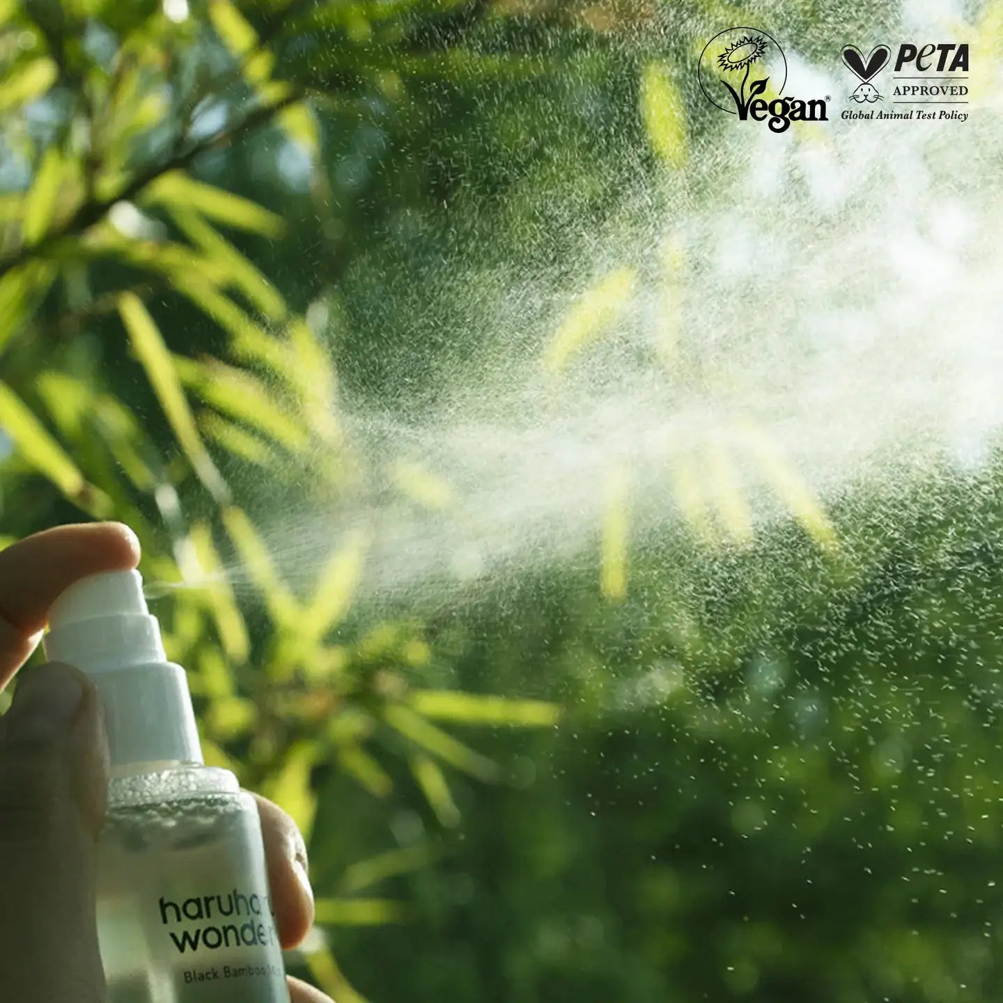 Haruharu WONDER Black Bamboo Mist Hand die bamboemist verstuift vanuit kleine fles
