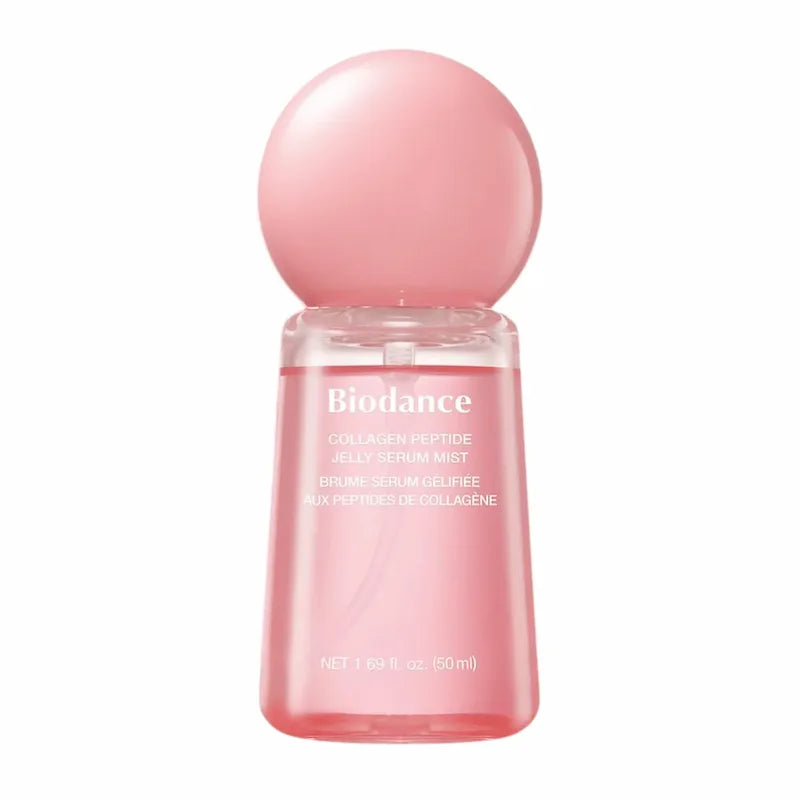 Roze flacon Biodance Collagen Peptide Jelly Serum Mist met ronde dop op een witte achtergrond.