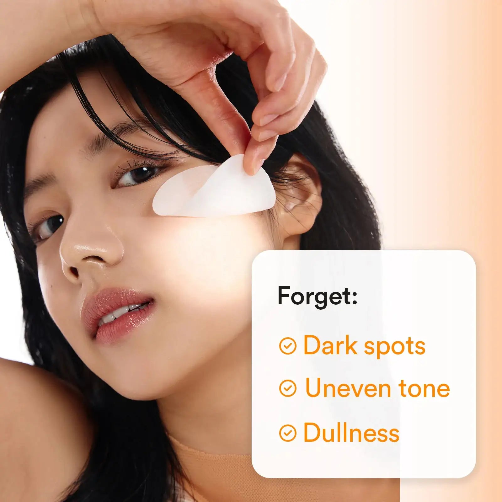 Abib Glutathiosome dark spot pad Vita touch Glutathiosome dark spot pad op gezicht van model