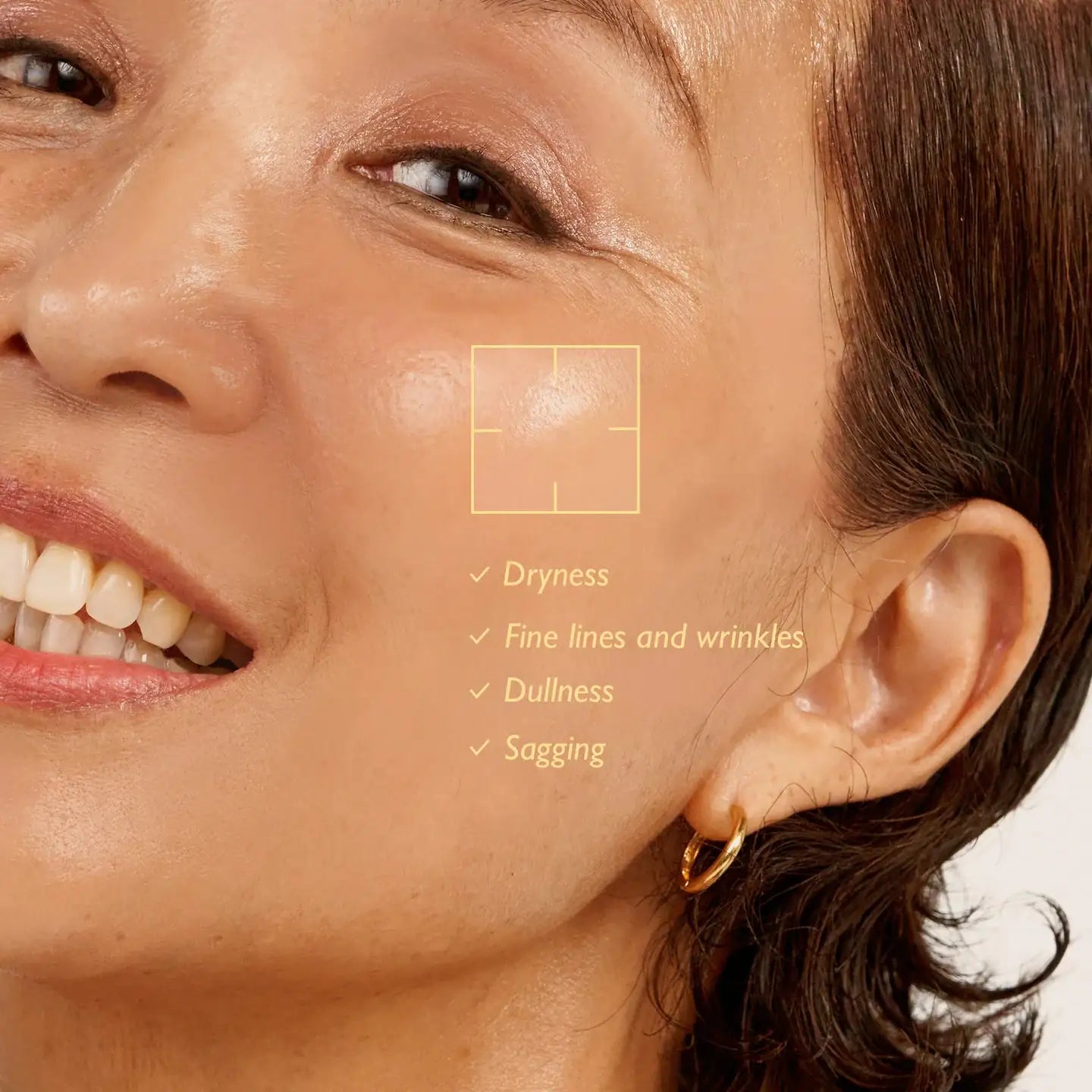 Haruharu WONDER Black Rice Hyaluronic Anti-Wrinkle Serum Vrouwengezicht met zichtbare serumspoor op wang, close-up