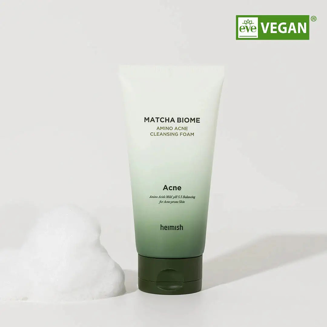 Reinigingsfoam tube wit met groen label en VEGAN-keurmerk op verpakking