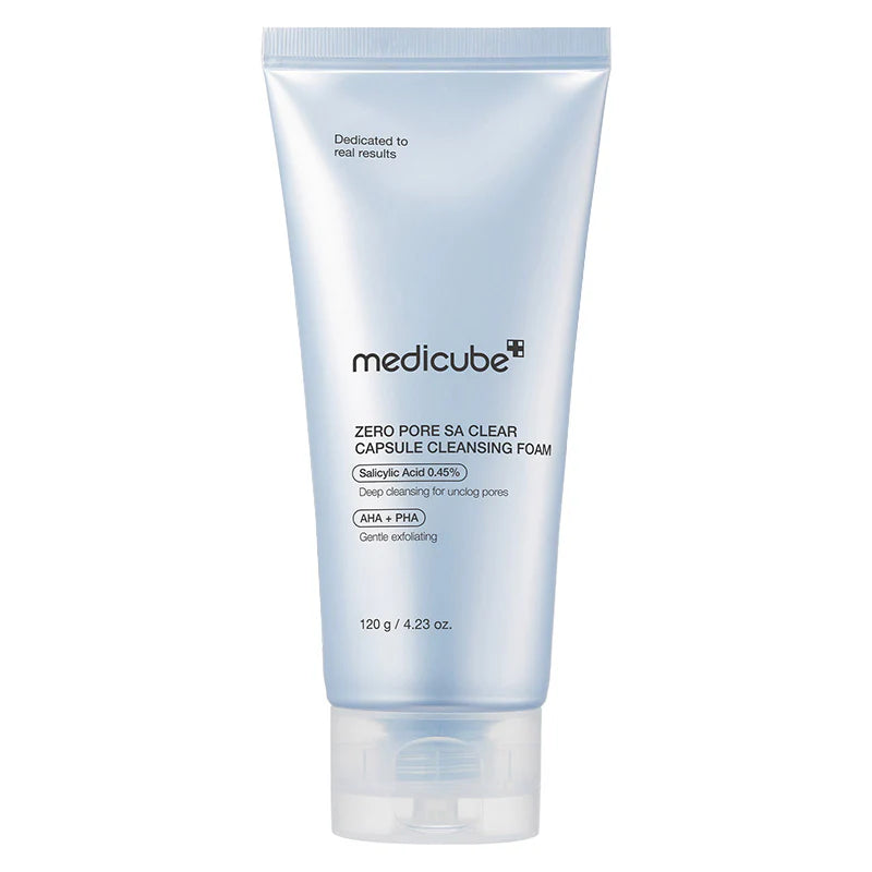 Packshot — "Medicube Zero Pore SA Clear Capsule Cleansing Foam tube op witte achtergrond met Salicylic Acid 0,45% en AHA + PHA, 120g"