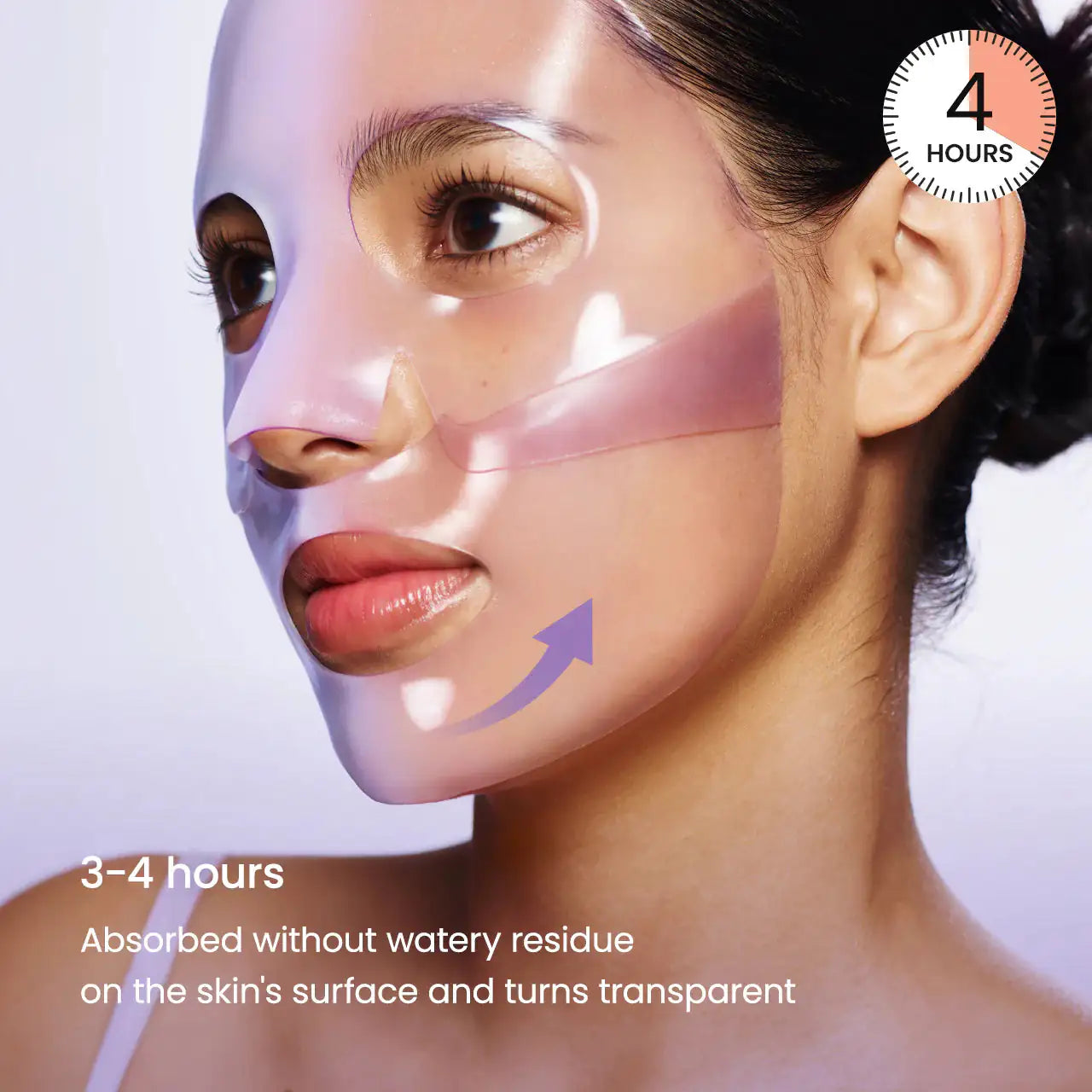 Gezicht met doorzichtig lila gelmasker en maskerbedekking rond wangen en mond