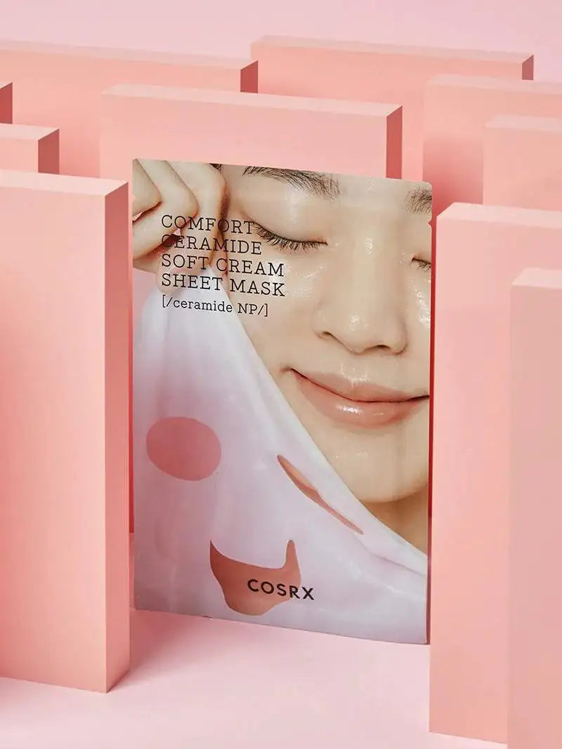 Gezichtsmasker sheetmasker van CORSX op verpakking met modelgezicht en druppelvormige opdruk