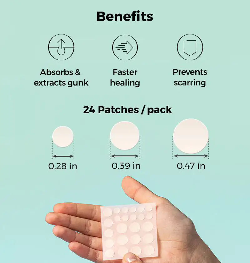 Hand met velletje hydrocolloïde acnepleisters met 24 ronde pleisters