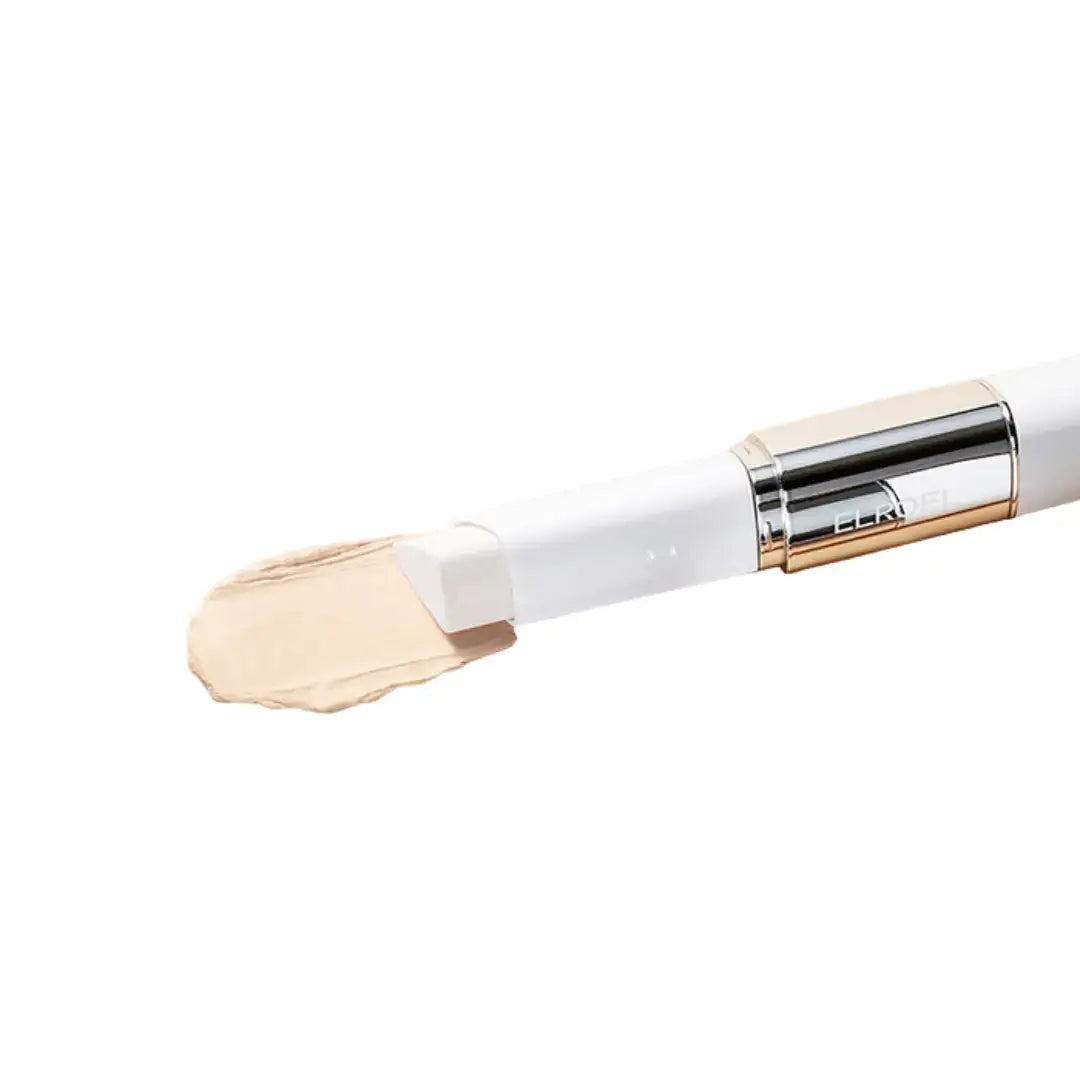 Crème coverstick met beige crème swatch op de witte dop