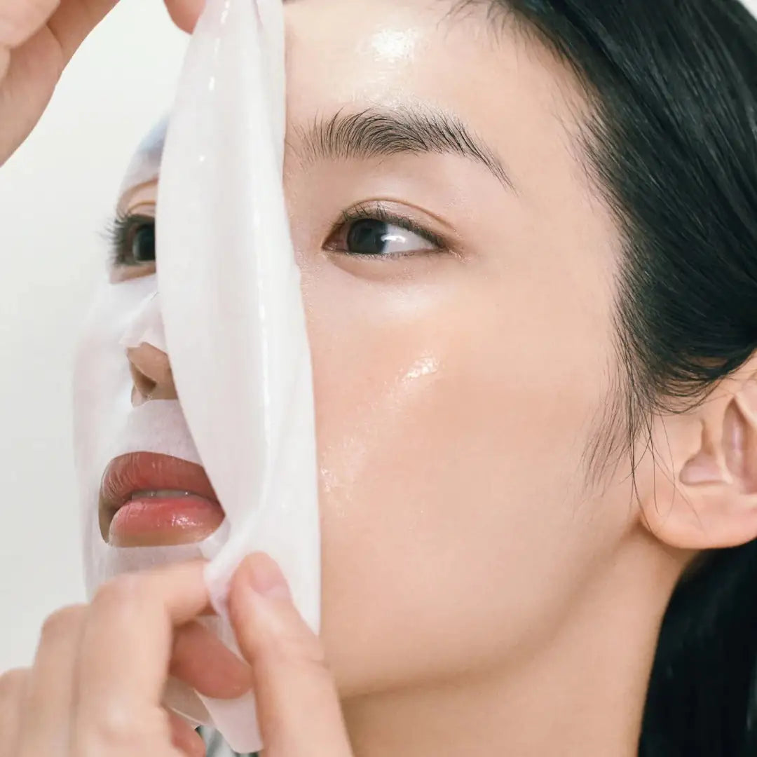 Abib Gummy Sheet Mask Heartleaf Sticker Witte gummy sheetmasker strook op gezicht, op wang en rond mond