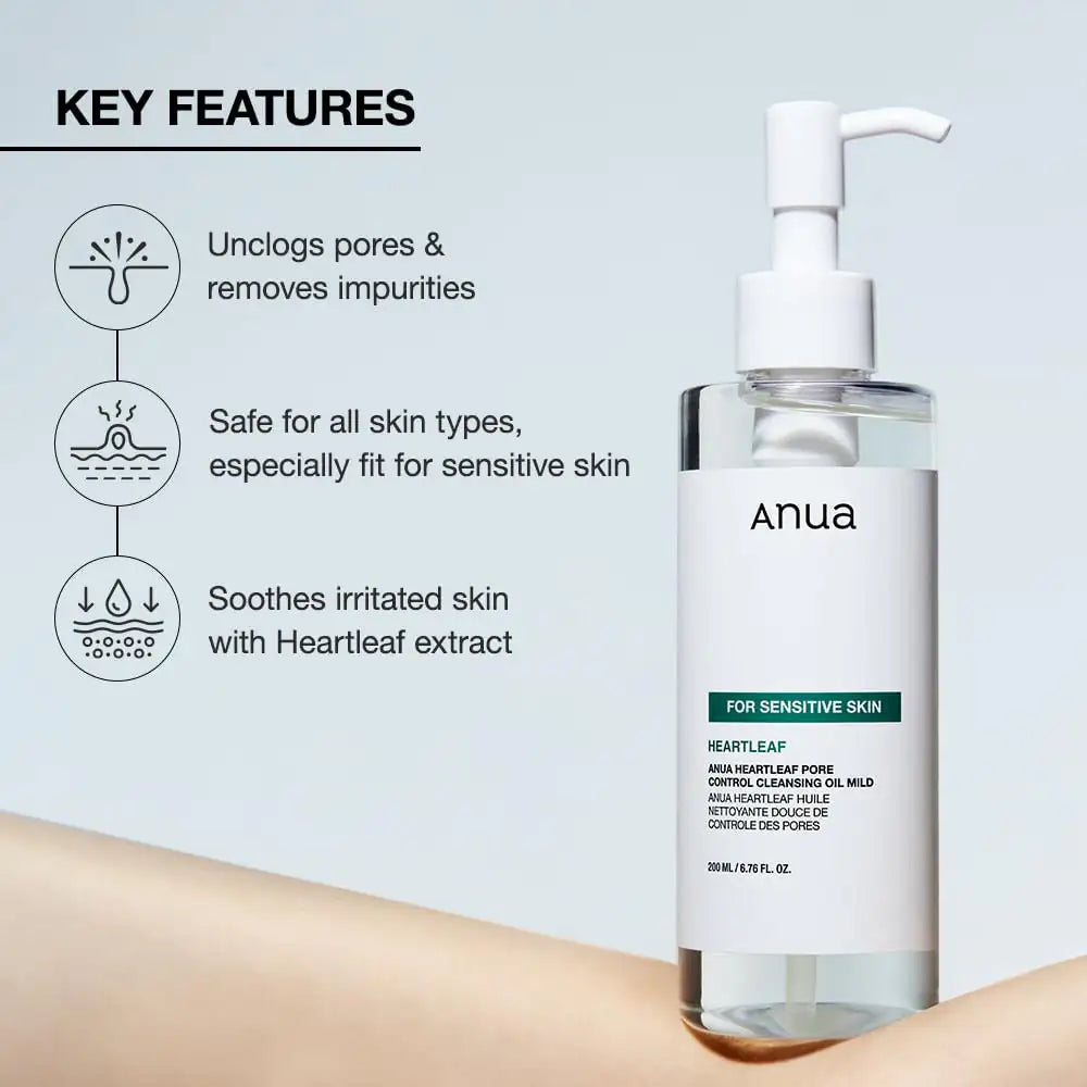 Anua Heartleaf Pore Control Cleansing Oil Mild Reinigingsolie fles Anua met pomp en ‘Key features’ tekst, voor gevoelige huid