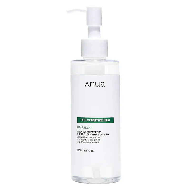 Anua Heartleaf Pore Control Cleansing Oil Mild Reinigingsolie fles Anua met witte pomp, heldere vloeistof, voor gevoelige huid
