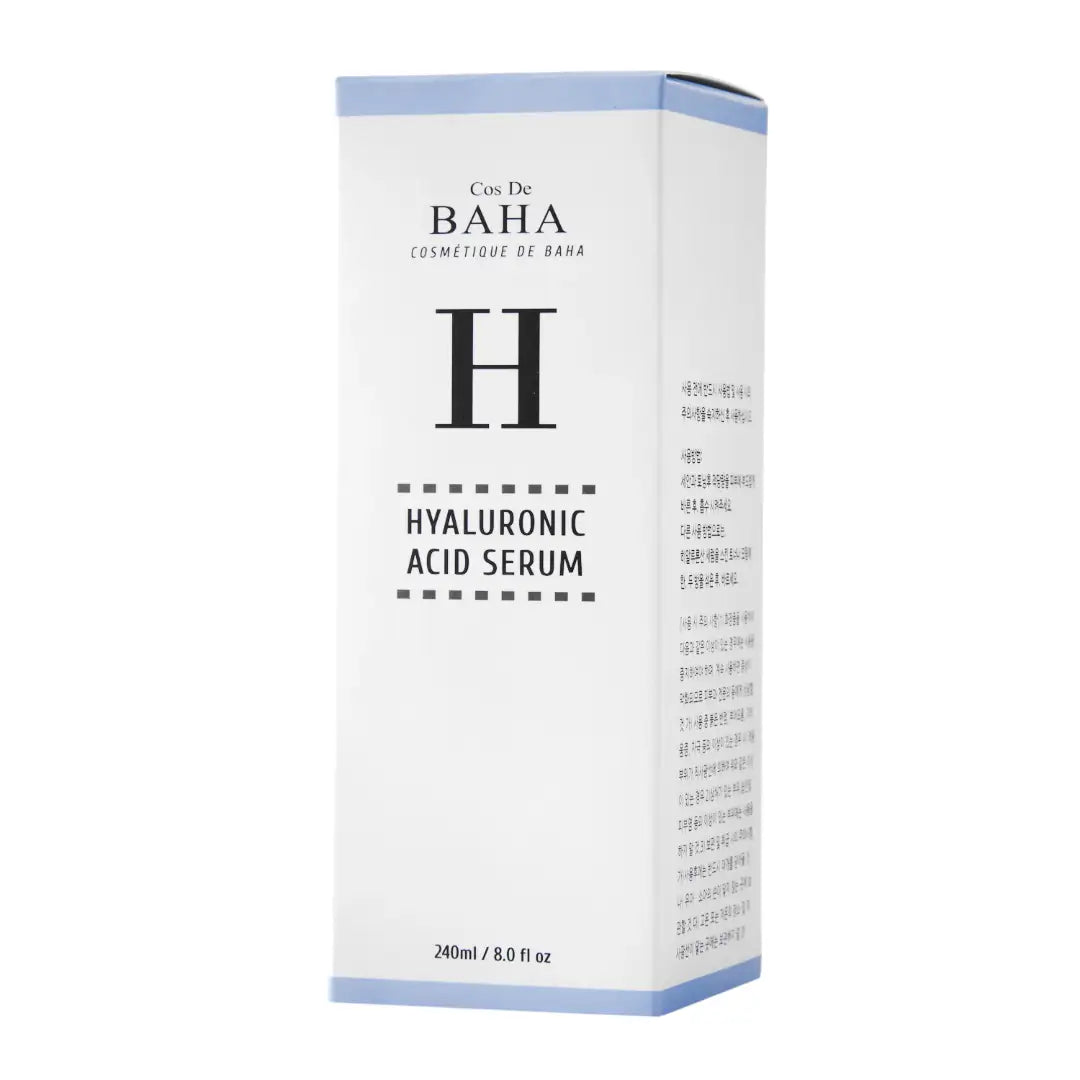 Doos met Hyaluronzuur serum label, witte verpakking met blauwe accenten